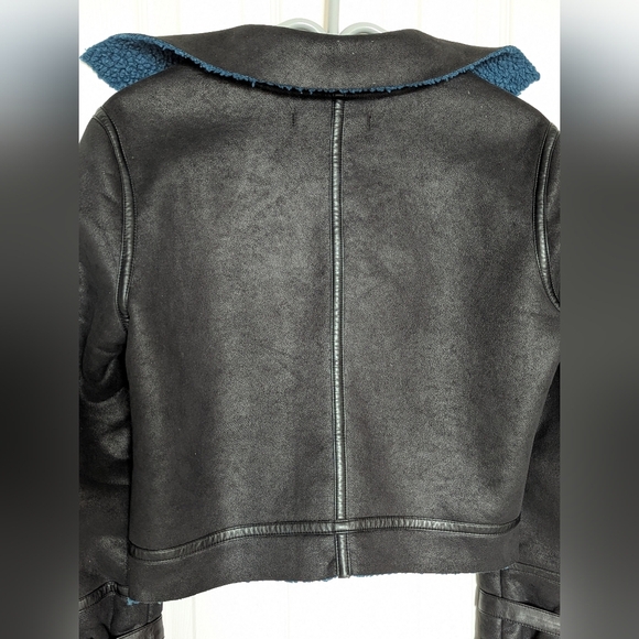 NWOT Guess UNISEX (Size S)  Faux-Leather Black Bomber Jacket With Sherpa Lining - Picture 9 of 16